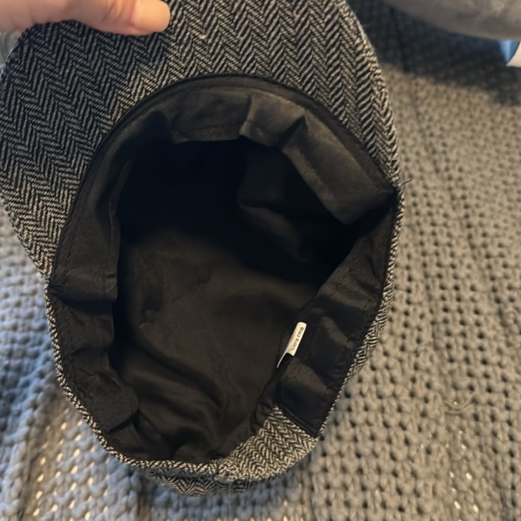 Hat - Picture 3 of 3